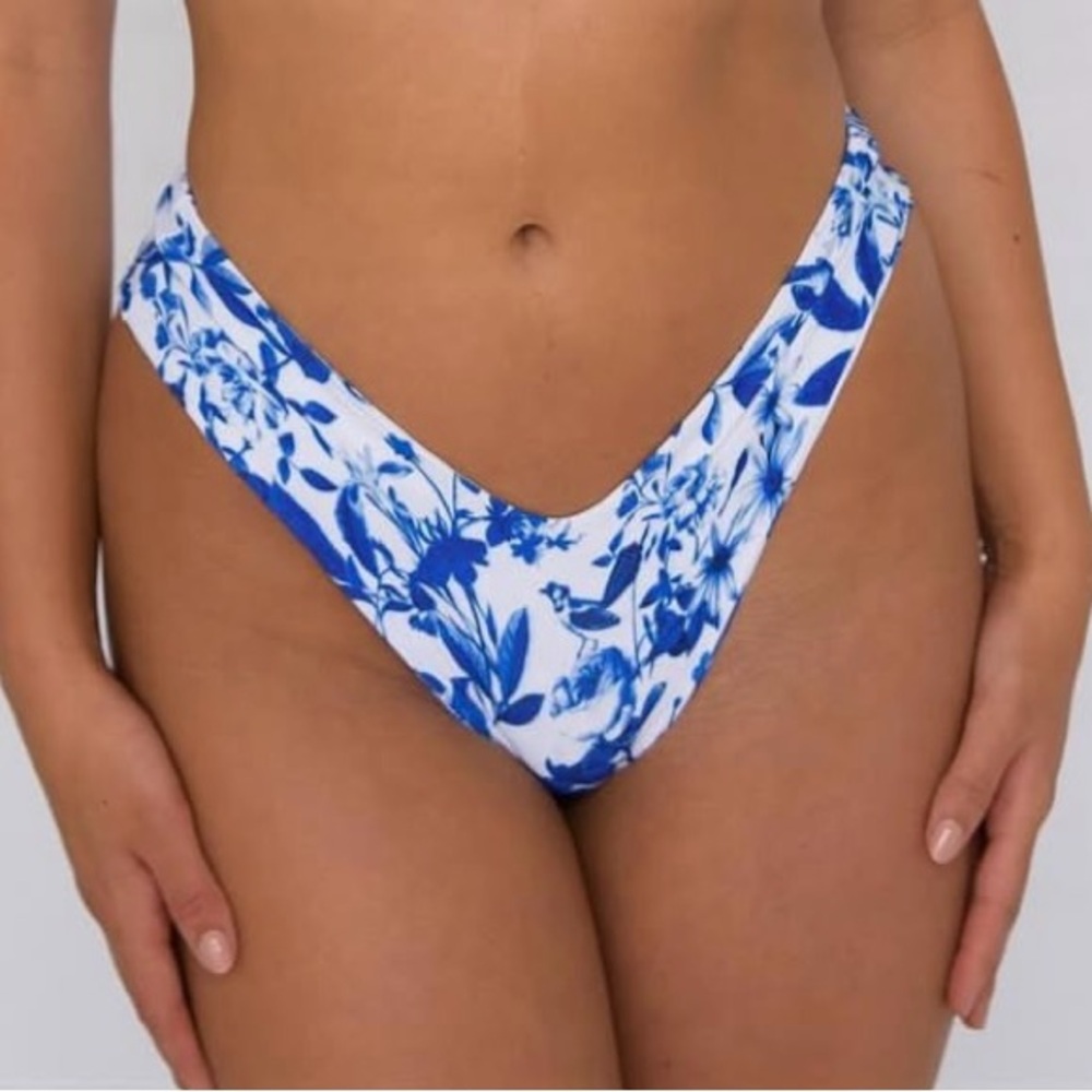 Skatie Bikini Bottom Mandi in Wisteria blue and white floral pattern BRAND NEW
